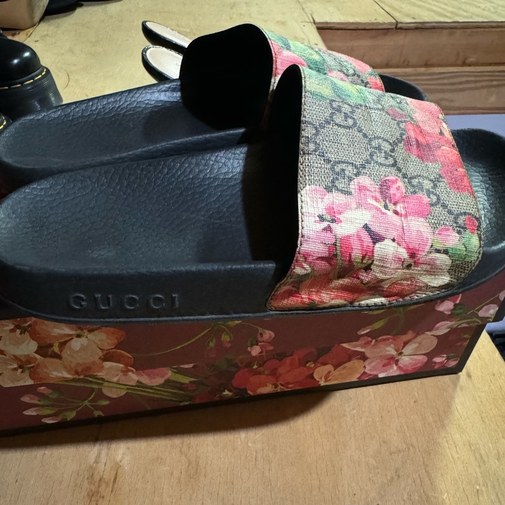 Gucci slides